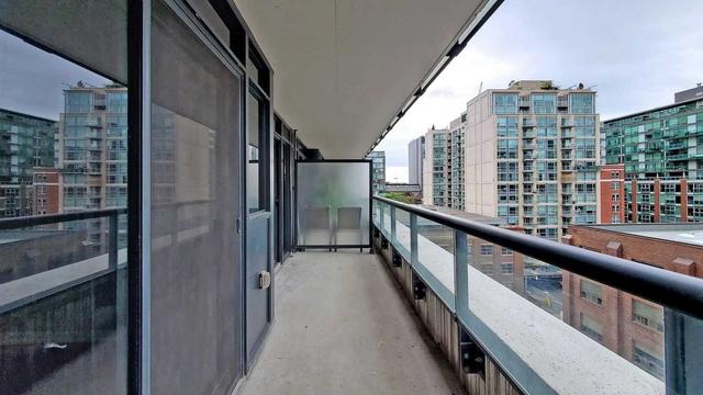 1009 - 400 Adelaide St E, Condo with 1 bedrooms, 2 bathrooms and 0 parking in Toronto ON | Image 3