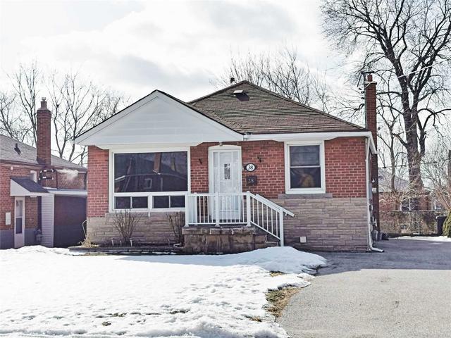 38 Midholm Dr, House detached with 3 bedrooms, 3 bathrooms and 6 parking in Toronto ON | Image 1