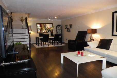 th 103 - 2287 Lake Shore Blvd W, Townhouse with 2 bedrooms, 3 bathrooms and 2 parking in Toronto ON | Image 2