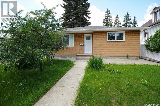 1633 C Avenue N, House detached with 4 bedrooms, 2 bathrooms and null parking in Saskatoon SK | Card Image