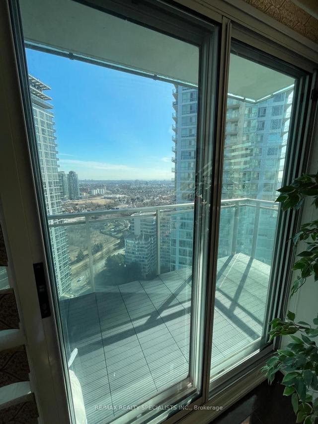 2507 - 3939 Duke Of York Blvd Blvd, Condo with 1 bedrooms, 2 bathrooms and 1 parking in Mississauga ON | Image 4