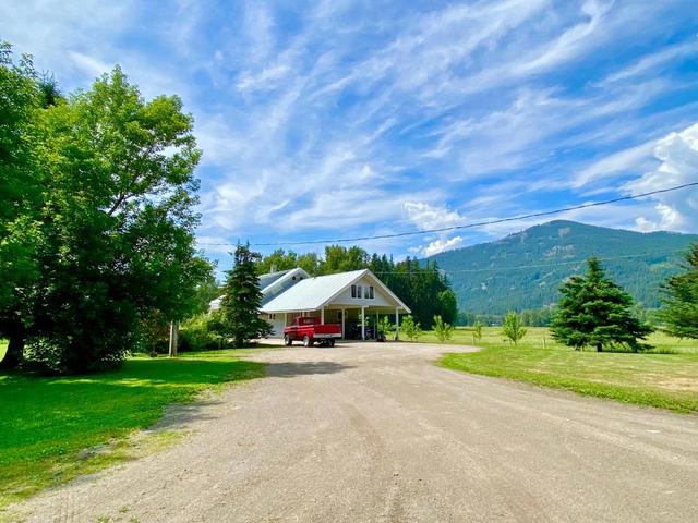 11325 Granby Road, House detached with 4 bedrooms, 3 bathrooms and null parking in Kootenay Boundary D BC | Image 1