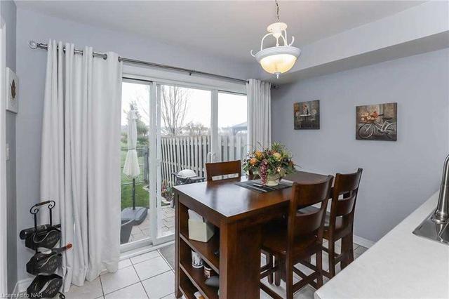 d - 14 Brown Dr, House attached with 2 bedrooms, 2 bathrooms and 2 parking in St. Catharines ON | Image 4