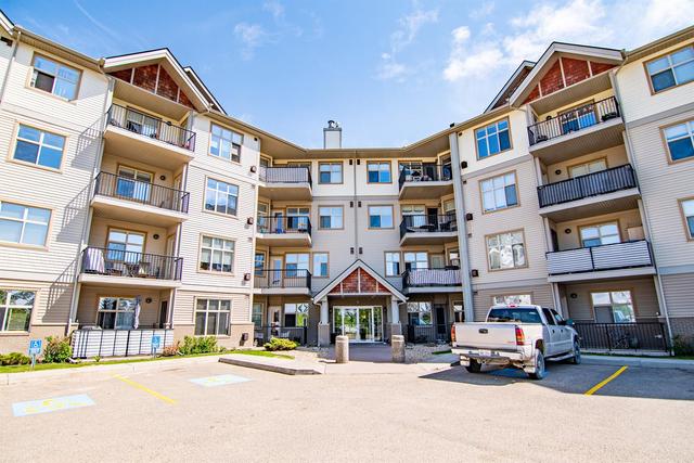 216 - 100 Lakeway Boulevard, Condo with 2 bedrooms, 2 bathrooms and 2 parking in Sylvan Lake AB | Image 1