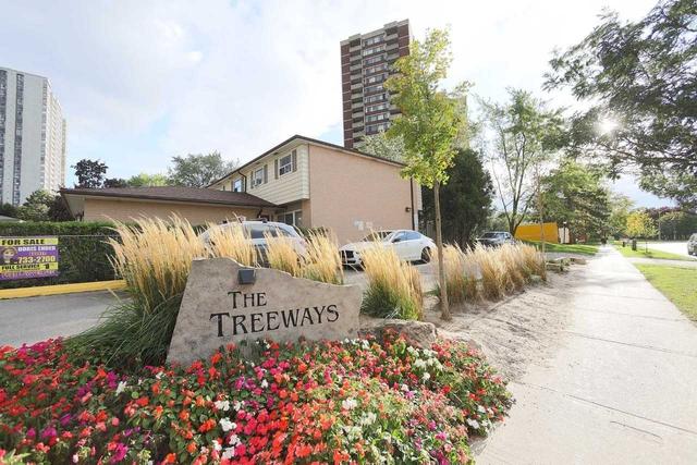 101 Plum Tree Way, Townhouse with 4 bedrooms, 2 bathrooms and 2 parking in Toronto ON | Image 1