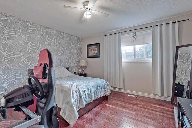 3241 Mccarthy Crt, House semidetached with 3 bedrooms, 3 bathrooms and 6 parking in Mississauga ON | Image 11
