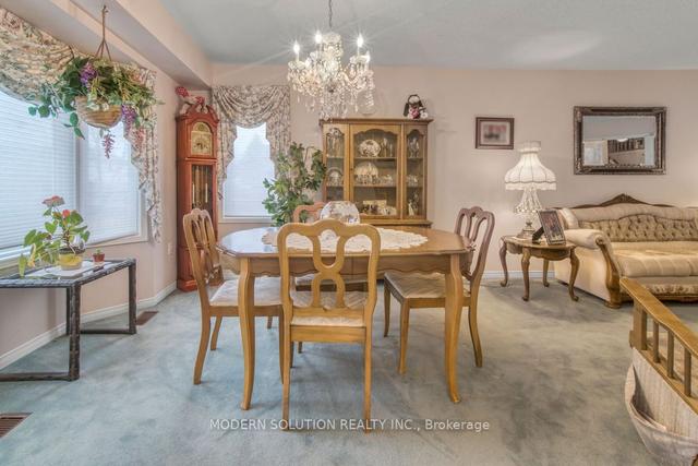 996 Deer Valley Dr, House detached with 3 bedrooms, 4 bathrooms and 6 parking in Oshawa ON | Image 2