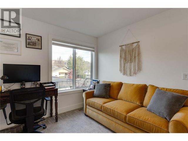4 - 794 Martin Avenue, House attached with 2 bedrooms, 2 bathrooms and 1 parking in Kelowna BC | Image 13