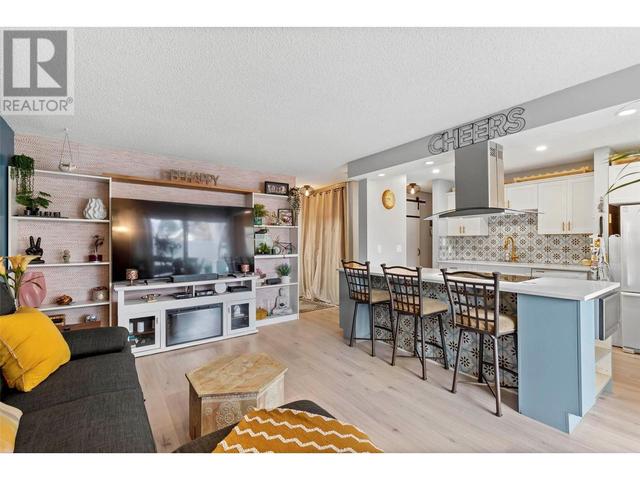 129 - 495 All Star Court, Condo with 3 bedrooms, 1 bathrooms and 1 parking in Kelowna BC | Image 4