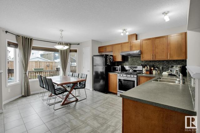 7209 22 Av Sw, House semidetached with 2 bedrooms, 2 bathrooms and 2 parking in Edmonton AB | Image 4