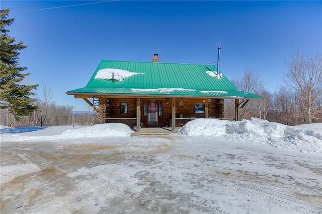 4337 Foymount Road, House detached with 3 bedrooms, 1 bathrooms and 6 parking in Bonnechere Valley ON | Image 3