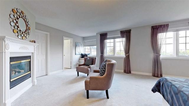 28 Sunburst Cres, House detached with 5 bedrooms, 5 bathrooms and 4 parking in Markham ON | Image 11