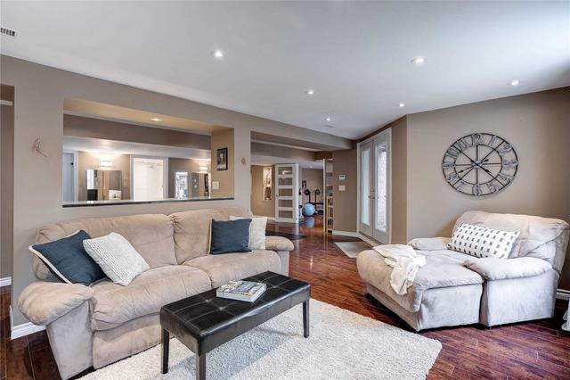 2086 Helmsley Ave, House detached with 4 bedrooms, 4 bathrooms and 5 parking in Oakville ON | Image 26
