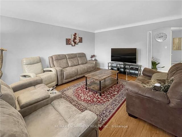 907 Fennell Ave E, House detached with 3 bedrooms, 2 bathrooms and 3 parking in Hamilton ON | Image 14