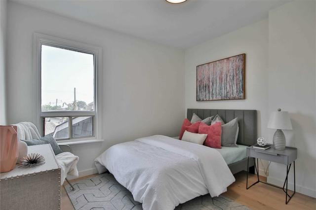 127 Ascot Ave, House attached with 3 bedrooms, 3 bathrooms and 1 parking in Toronto ON | Image 10