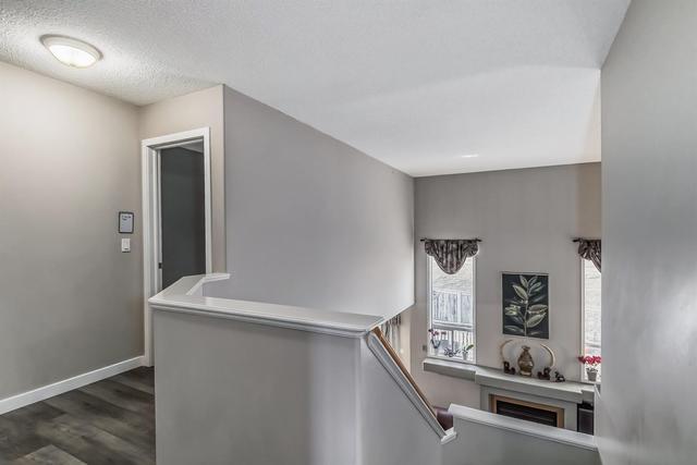 92 San Diego Green Ne, House detached with 3 bedrooms, 2 bathrooms and 4 parking in Calgary AB | Image 9