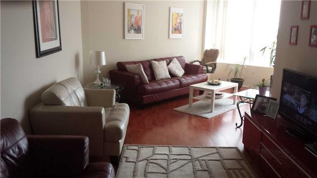 808 - 7440 Bathurst St, Condo with 2 bedrooms, 2 bathrooms and 1 parking in Vaughan ON | Image 3
