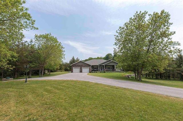 303 Old Hamburg Road, House detached with 4 bedrooms, 2 bathrooms and 22 parking in Greater Napanee ON | Image 3