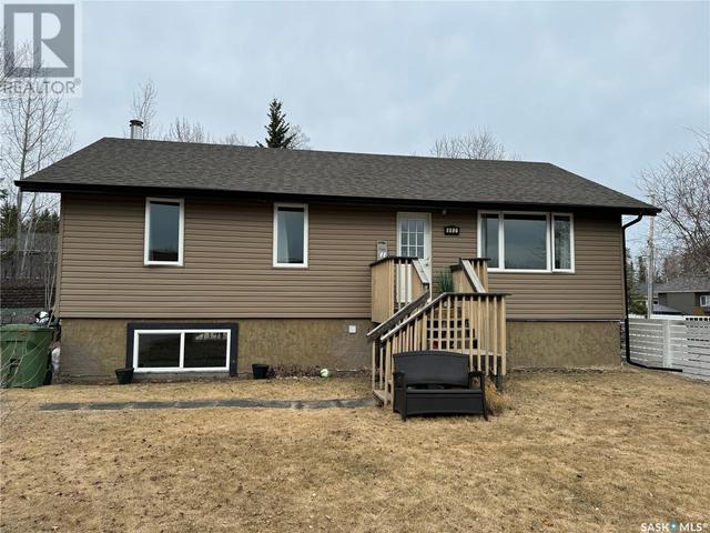 992 Thompson Crescent, House detached with 5 bedrooms, 2 bathrooms and null parking in La Ronge SK | Image 1