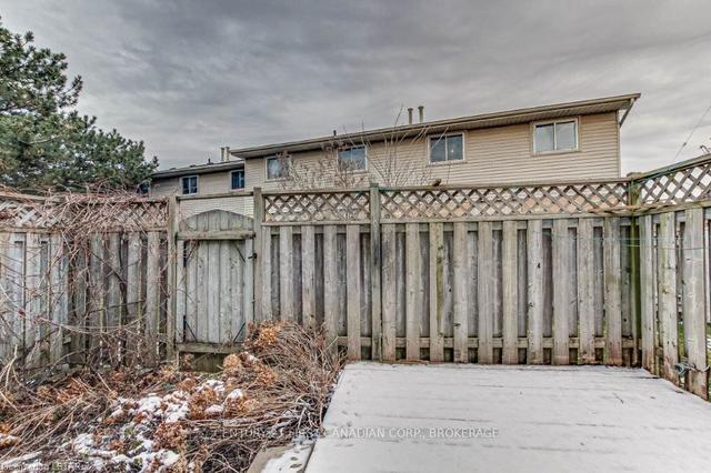 35 - 55 Ashley Cres, Townhouse with 3 bedrooms, 2 bathrooms and 2 parking in London ON | Image 15