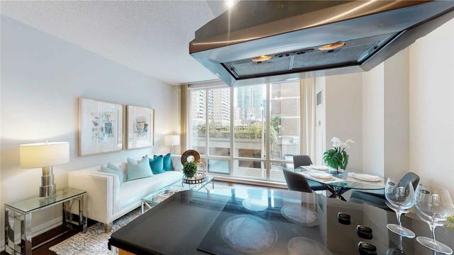 205 - 1121 Bay St, Condo with 2 bedrooms, 1 bathrooms and 0 parking in Toronto ON | Image 12
