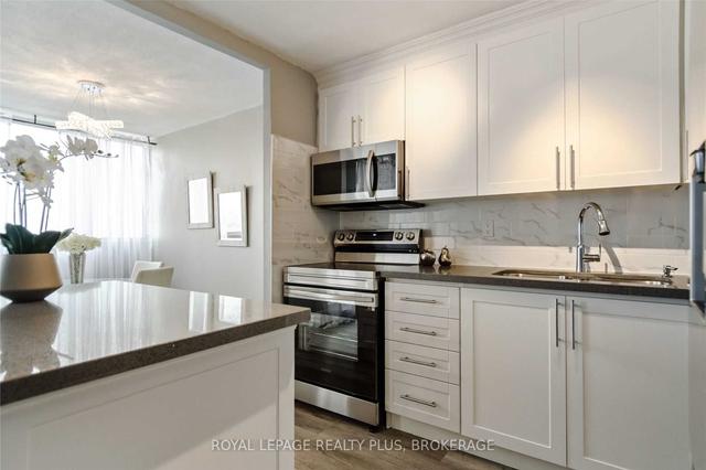 1903 - 530 Lolita Gdns, Condo with 3 bedrooms, 1 bathrooms and 2 parking in Mississauga ON | Image 24