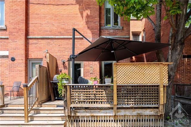 68 Fourth Avenue, Townhouse with 3 bedrooms, 2 bathrooms and 2 parking in Ottawa ON | Image 30
