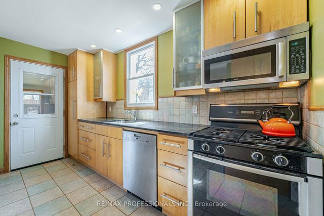 117 Eastville Ave, House detached with 3 bedrooms, 3 bathrooms and 4 parking in Toronto ON | Image 8