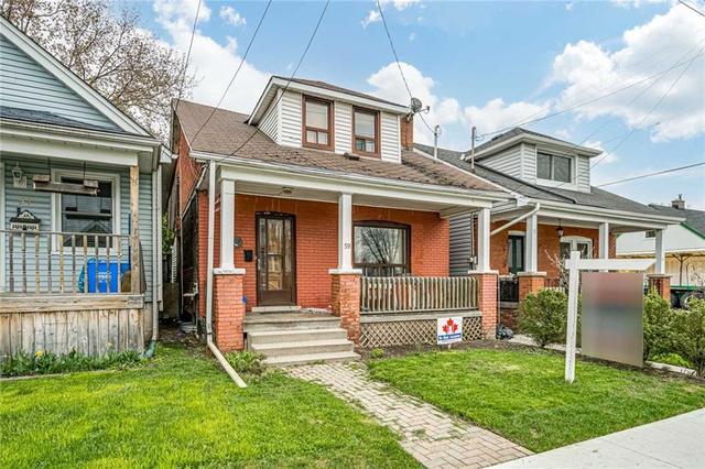 59 East 21st Street, House detached with 3 bedrooms, 1 bathrooms and 2 parking in Hamilton ON | Image 1