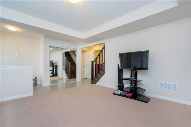 921 Brassard Circ, House attached with 3 bedrooms, 3 bathrooms and 1 parking in Milton ON | Image 3