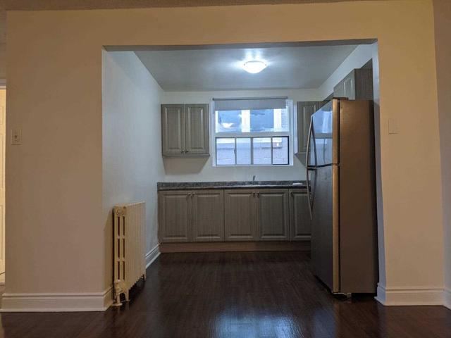 3 - 2544 Eglinton Ave W, Condo with 2 bedrooms, 1 bathrooms and 0 parking in Toronto ON | Image 6