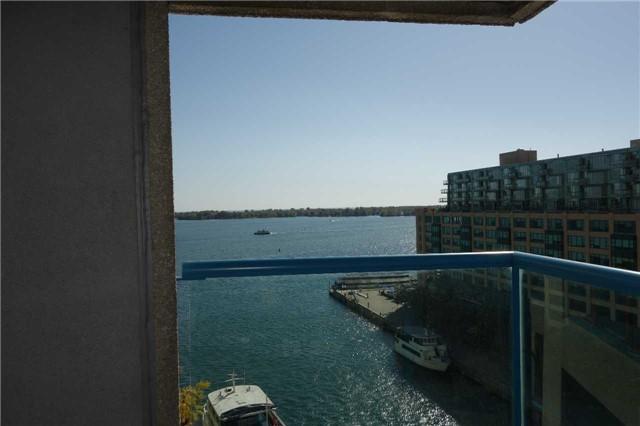 1312 - 77 Harbour Sq, Condo with 2 bedrooms, 2 bathrooms and 1 parking in Toronto ON | Image 12