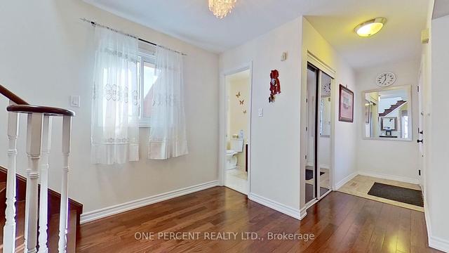 25 Charcoal Dr, House detached with 3 bedrooms, 4 bathrooms and 5 parking in Toronto ON | Image 3