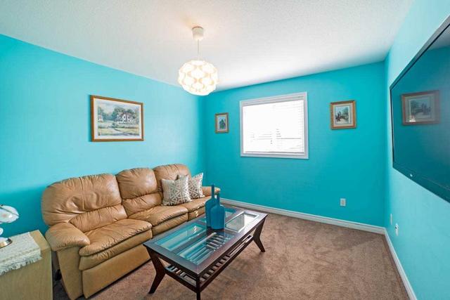 12 Jennifer Cres, House detached with 3 bedrooms, 3 bathrooms and 3 parking in St. Catharines ON | Image 7