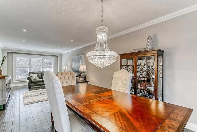 449 Parkridge Cres, House detached with 3 bedrooms, 3 bathrooms and 4 parking in Oakville ON | Image 3