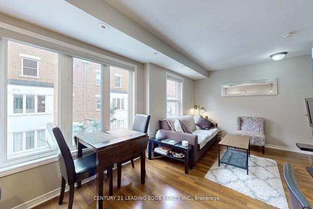 6 - 8 Florence Wyle Lane, Townhouse with 2 bedrooms, 2 bathrooms and 1 parking in Toronto ON | Image 3