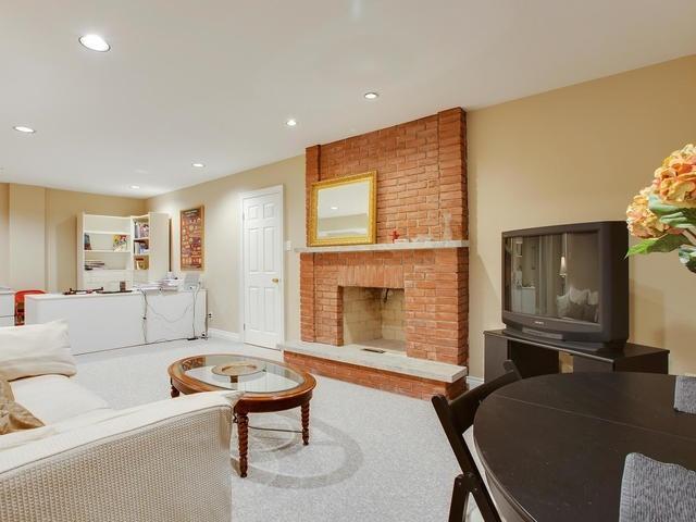 30 Regina Ave, House detached with 4 bedrooms, 4 bathrooms and 2 parking in Toronto ON | Image 18
