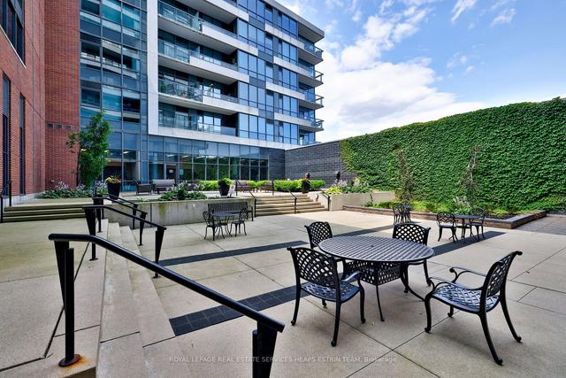 1002 - 1 Hurontario St, Condo with 2 bedrooms, 2 bathrooms and 1 parking in Mississauga ON | Image 24