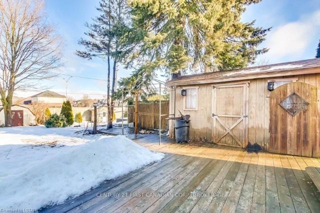 71 Maxwell Cres, House detached with 3 bedrooms, 2 bathrooms and 6 parking in London ON | Image 20