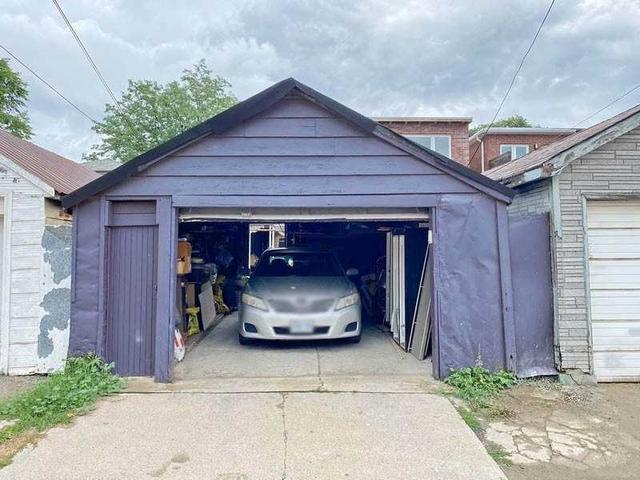 566 Delaware Ave N, House detached with 3 bedrooms, 2 bathrooms and 2.5 parking in Toronto ON | Image 9