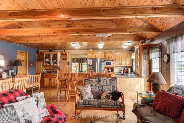1955b Owl's Nest Rd, House detached with 3 bedrooms, 7 bathrooms and 6 parking in French River ON | Image 3