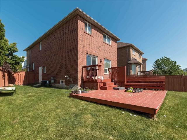 11 Cobbler St, House detached with 3 bedrooms, 4 bathrooms and 6 parking in Brampton ON | Image 35