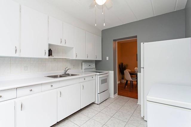 7 - 2422 New St, Condo with 2 bedrooms, 1 bathrooms and 1 parking in Burlington ON | Image 9