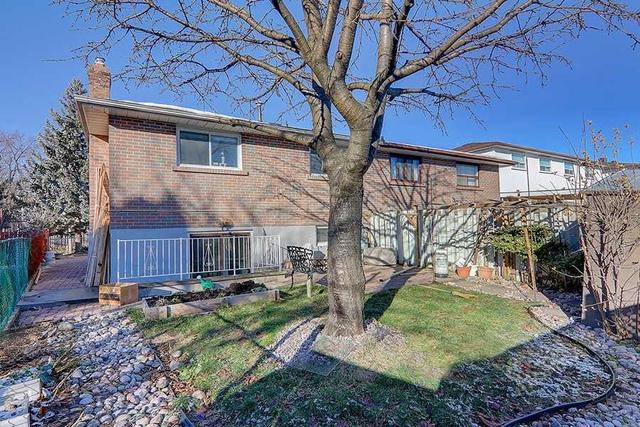 9 Andes Rd, House semidetached with 3 bedrooms, 3 bathrooms and 3 parking in Toronto ON | Image 24