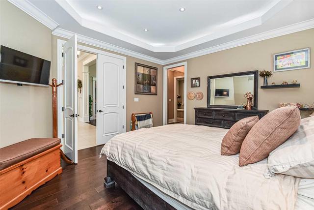 14 Langton Dr, House detached with 4 bedrooms, 3 bathrooms and 4 parking in Kitchener ON | Image 11