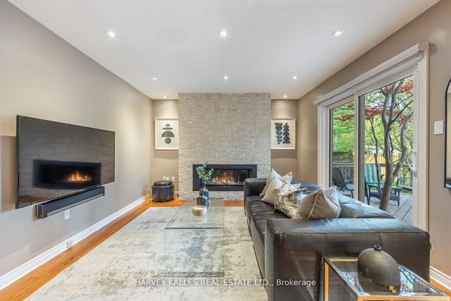 42 Bowring Walk, House detached with 4 bedrooms, 3 bathrooms and 6 parking in Toronto ON | Image 5