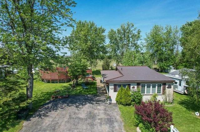 24 Villella Rd, House detached with 2 bedrooms, 1 bathrooms and 4 parking in Haldimand County ON | Card Image