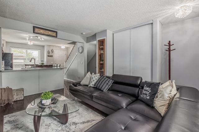 24 Erin Woods Court Se, Home with 3 bedrooms, 2 bathrooms and 1 parking in Calgary AB | Image 9