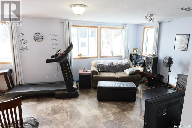2213 Spruce Street, House detached with 3 bedrooms, 2 bathrooms and null parking in Denare Beach SK | Image 15