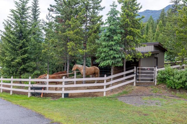 3000 Balmer Drive, House detached with 4 bedrooms, 3 bathrooms and null parking in Elkford BC | Image 30